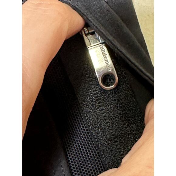 Lululemon black active shorts size 29 - Picture 6 of 13